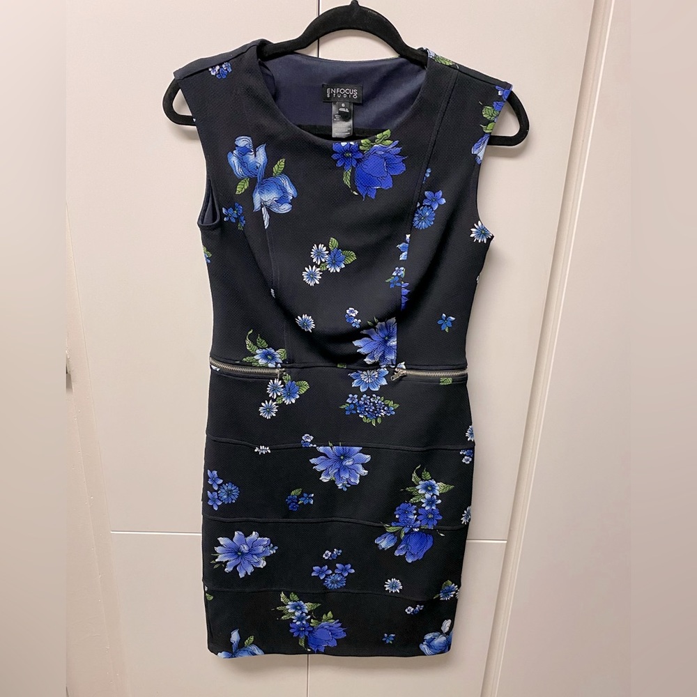 👗En Focus Studio Sheath Floral Print Dress